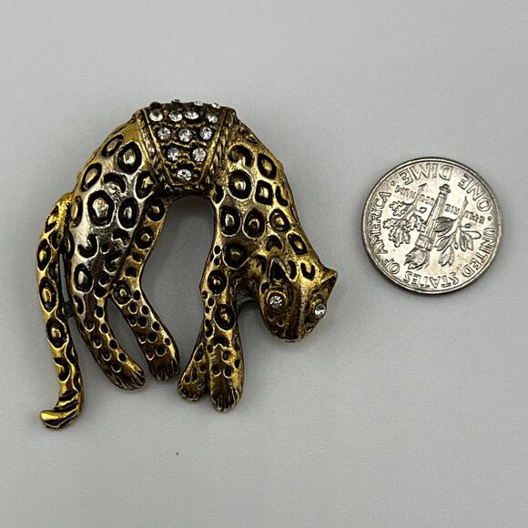 Vintage Arched Back Cheetah Leopard Jaguar Gold Black Brooch Pin - Picture 3 of 3